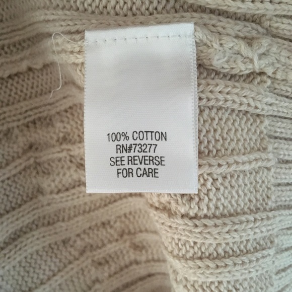 🌟NWT Beige Classic Cotton Cable, V-neck Sweater - Picture 5 of 6